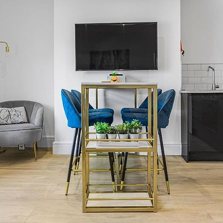 Modern 3 And 2 Bedroom Apartment In Maida Vale Londres Exterior foto