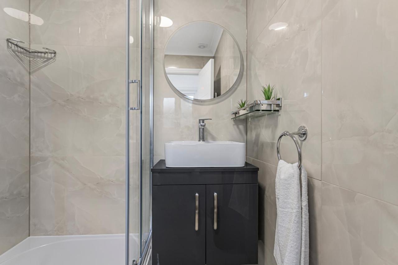Modern 3 And 2 Bedroom Apartment In Maida Vale Londres Exterior foto