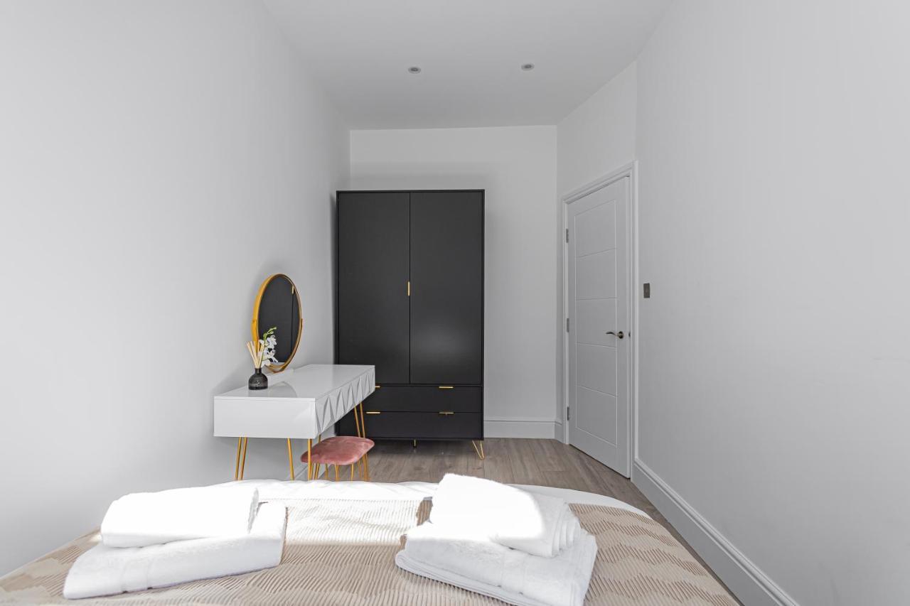 Modern 3 And 2 Bedroom Apartment In Maida Vale Londres Exterior foto